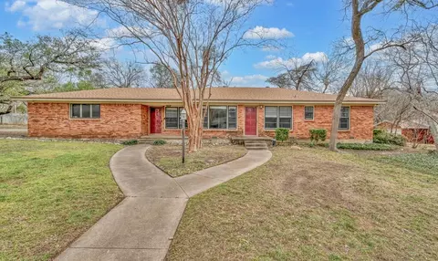 7800 Tallahassee Rd, Woodway, TX 76712