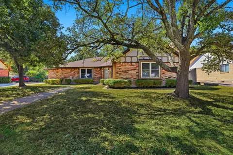 6908 Wilton Dr, Fort Worth, TX 76133
