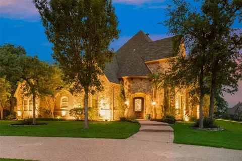 5841 Lakeside Dr, Fort Worth, TX 76179
