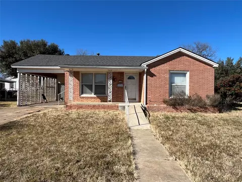 1103 W 11th St, Mcgregor, TX 76657