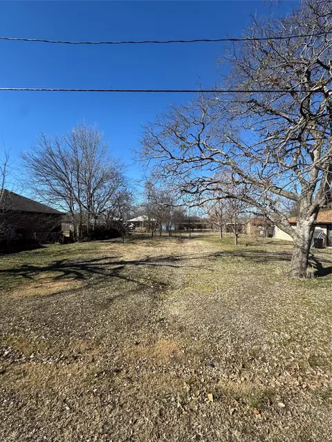 260 E Cooper St, Palmer, TX 75152