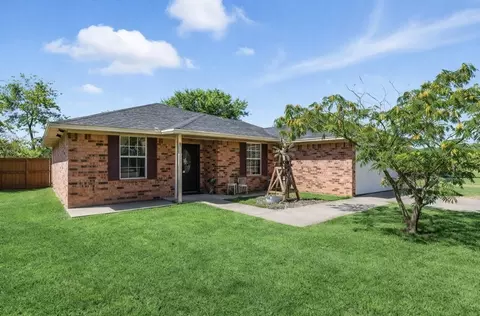 1221 Elmira St, Weatherford, TX 76086
