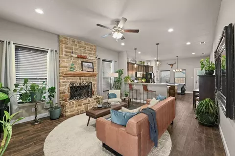 212 Mckittrick Ln, Godley, TX 76044