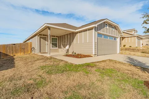 2820 Evening Side Dr, Fort Worth, TX 76179