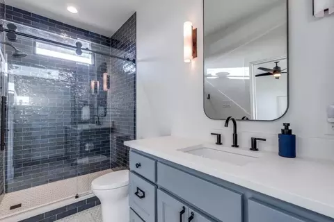 Bath - 7321 Bright Pl, Pilot Point, TX 76258 photo 3 of 4
