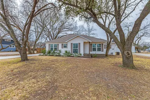 305 W Trinity St, Forney, TX 75126