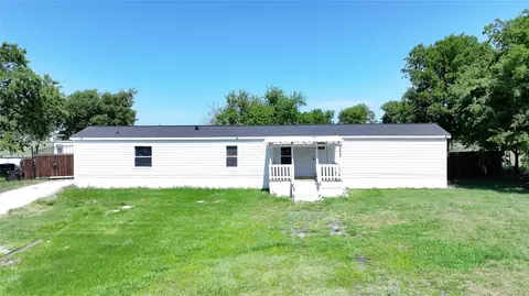 5904 Falcon Ct N, Joshua, TX 76058