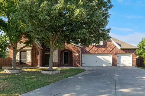 1220 Clairemont Ln, Burleson, TX 76028