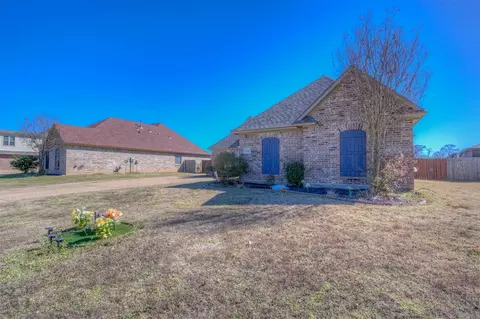 234 Arrowhead Dr, Bossier City, LA 71111