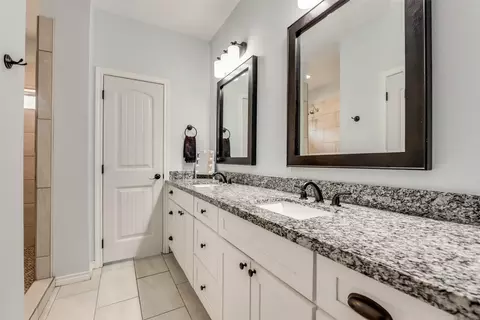 Bath - 110 Springleaf Ln, Mabank, TX 75147 photo 2 of 3