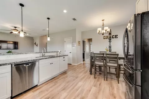 Kitchen - 110 Springleaf Ln, Mabank, TX 75147 photo 3 of 3