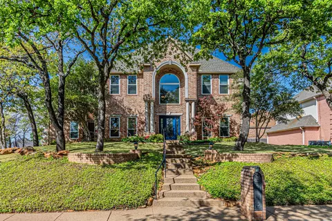 2108 Vista Ridge Ct, Arlington, TX 76013