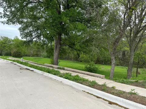 227 Ticky Dr, Princeton, TX 75407