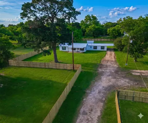 444 Lcr 466, Mexia, TX 76667
