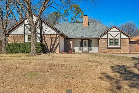 1210 Brookfield Ln, Mansfield, TX 76063