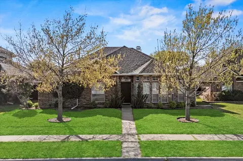 7153 Fox Dr, The Colony, TX 75056