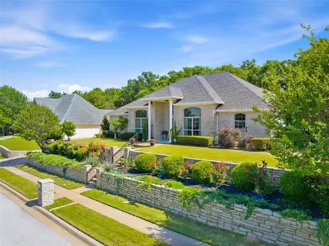 1910 Maplewood Dr, Weatherford, TX 76087