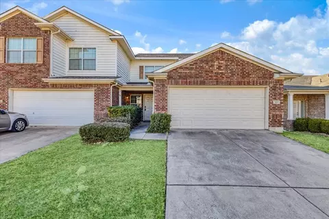 7405 Howling Coyote Ln, Fort Worth, TX 76131