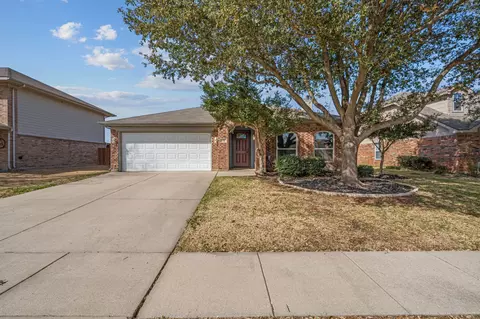 105 Thoroughbred Dr, Krum, TX 76249