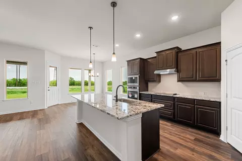 120 Roosevelt Ln, Valley View, TX 76272