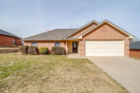 109 Paula Dr, Joshua, TX 76058
