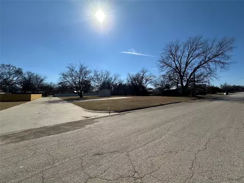 1810 Carpenter St, Bridgeport, TX 76426