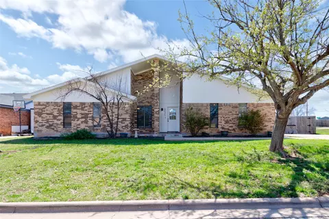 8025 Hearne Dr, Abilene, TX 79606