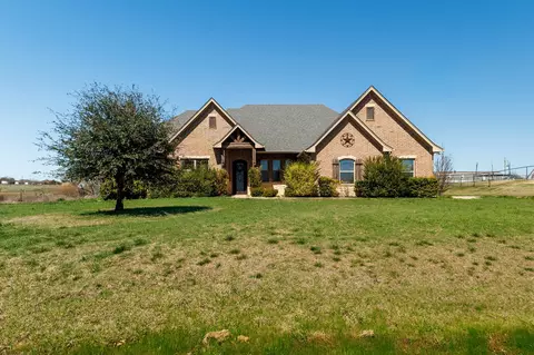 9820 Puma Trl, Godley, TX 76044