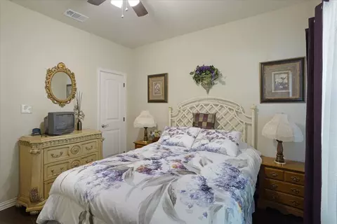 Bedroom - 732 E Bullock St, Denison, TX 75021 photo 6 of 6