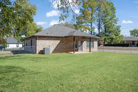 Exterior - 732 E Bullock St, Denison, TX 75021 photo 5 of 6