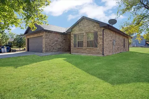 Exterior - 732 E Bullock St, Denison, TX 75021 photo 2 of 6