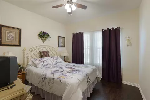 Bedroom - 732 E Bullock St, Denison, TX 75021 photo 5 of 6