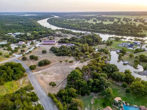 103 S River Oak Ct, Weatherford, TX 76087