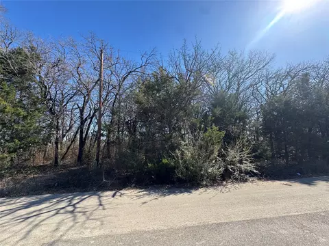 2100 Royal Oaks Dr, Dallas, TX 75253