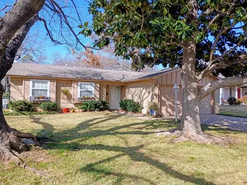 1833 Larkspur Dr, Arlington, TX 76013