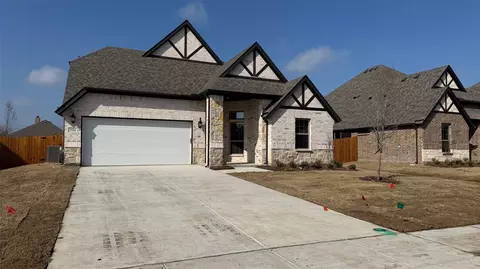 306 Mercer Dr, Nevada, TX 75173