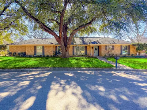 2013 Glenwood Cir, Corsicana, TX 75110
