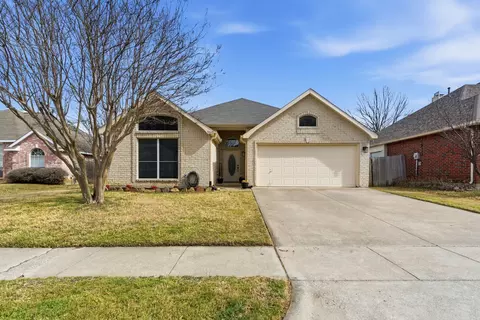 5520 Tularosa Dr, Fort Worth, TX 76137
