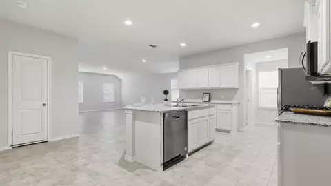 2808 Hawk Dr, Denton, TX 76205 photo 4