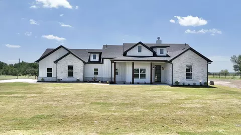 1016 Sabrina Ct, Weatherford, TX 76085
