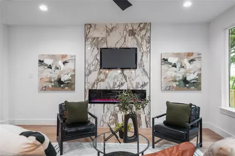 131 Lakeshore Ln, Glenn Heights, TX 75154