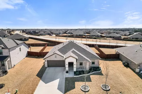 1246 Windsong Dr, Cedar Hill, TX 75104