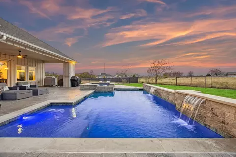 1318 Oliver Creek Ln, Justin, TX 76247