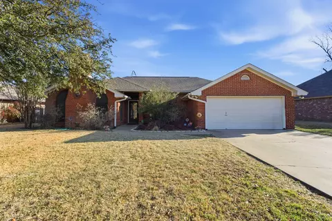 1461 Oakwood Dr, Stephenville, TX 76401