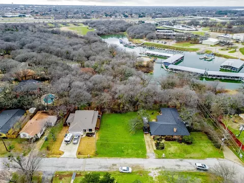 113 W W Shr, Lewisville, TX 75057