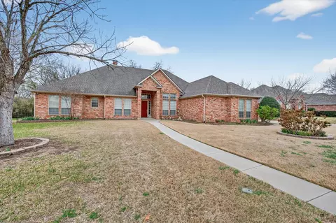 1810 Plum Creek Dr, Midlothian, TX 76065
