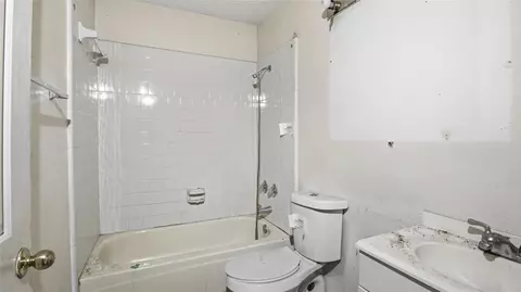 Bath - 815 Apache, Dallas, TX 75217 photo 2 of 2