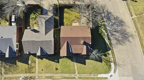 View/Area - 815 Apache, Dallas, TX 75217 photo 4 of 6