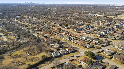 View/Area - 815 Apache, Dallas, TX 75217 photo 5 of 6