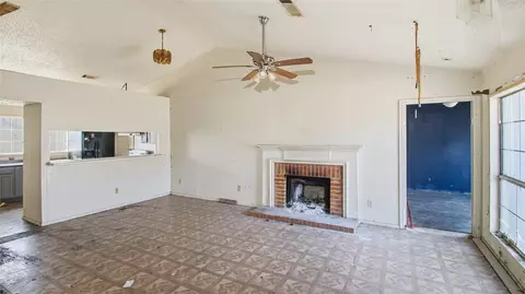 Living - 815 Apache, Dallas, TX 75217 photo 1 of 1